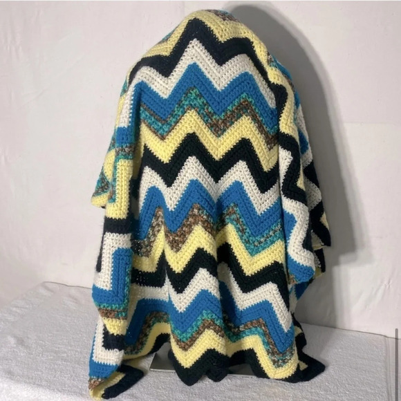 Vintage Handmade Crochet Blue Yellow Black Chevron Stripes Afghan  Throw Blanket - Picture 9 of 12